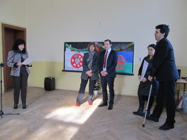 Заместник-посланикът на Австрия Томас Щьолцл посети училището в Джулюница