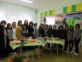 Десет поредни години учителки от Лясковец даряват…