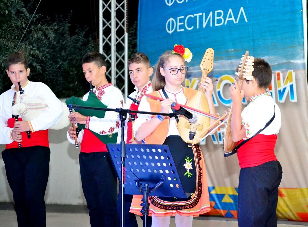 Възпитаниците на лясковската школа за народни инструменти с успешни летни участия
