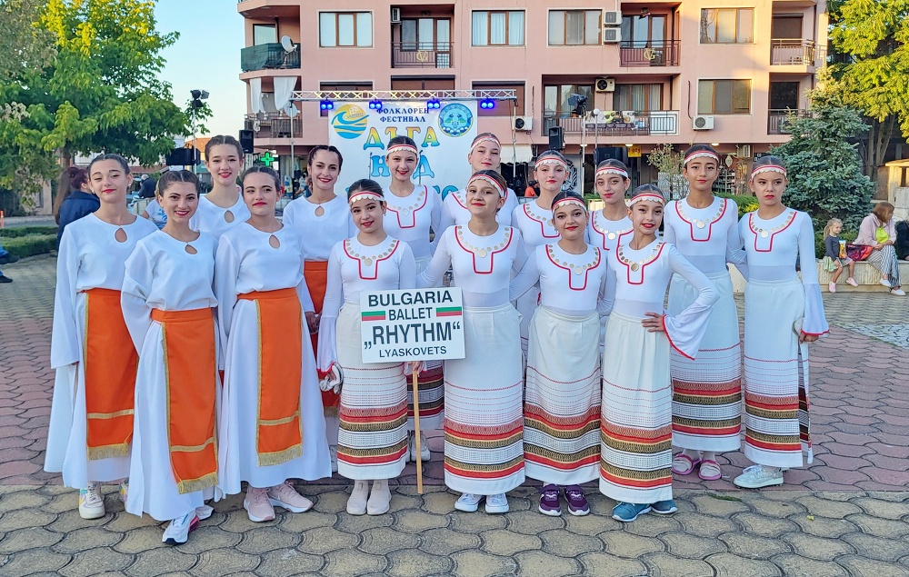 Лясковската школа „Ритъм“ завладя морската публика с класа и изящество