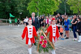 Със заря-проверка и поклон пред гибелта на Ботев и…