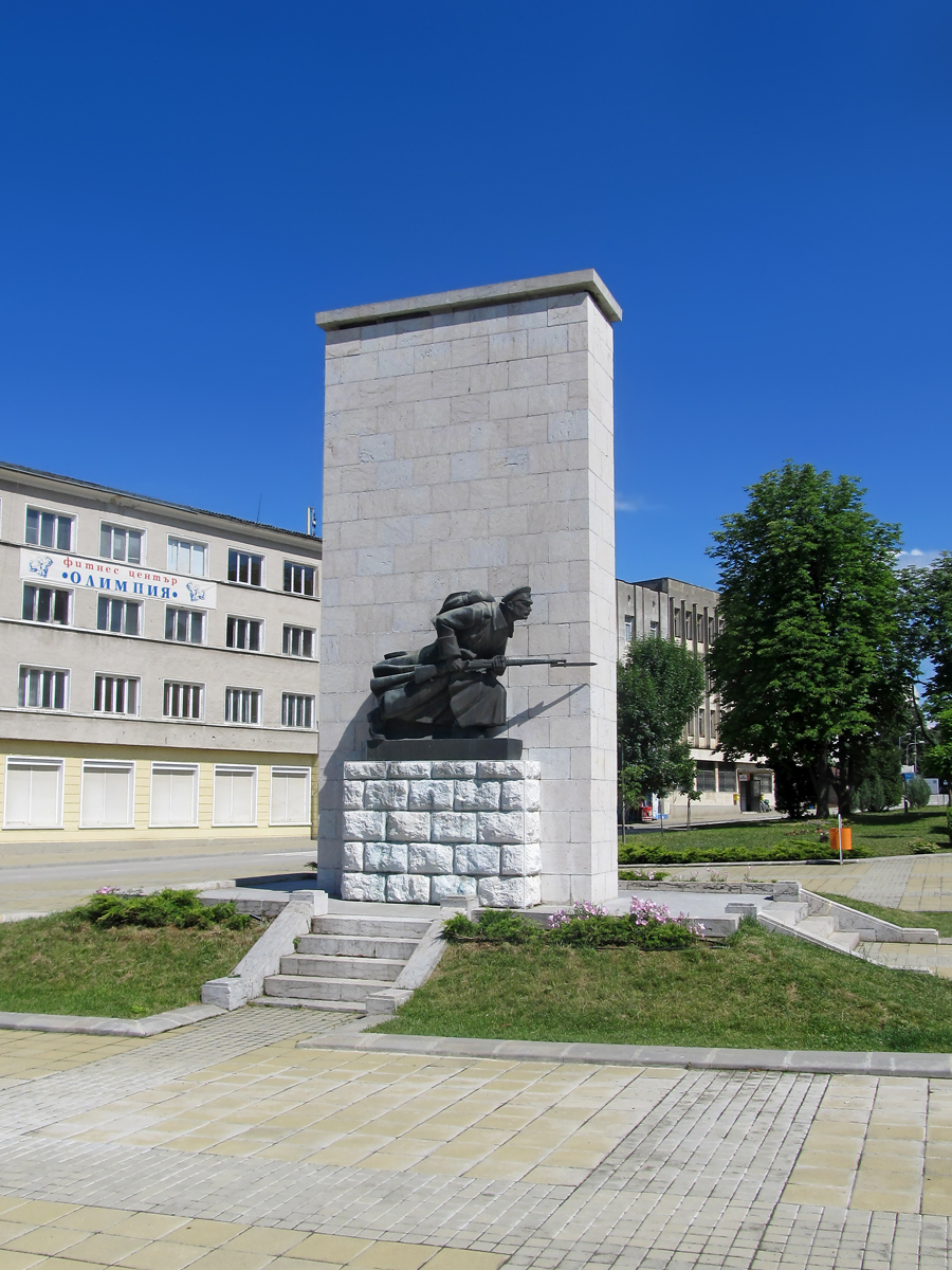 Паметник на загиналите лясковчани във войните 1912-1918